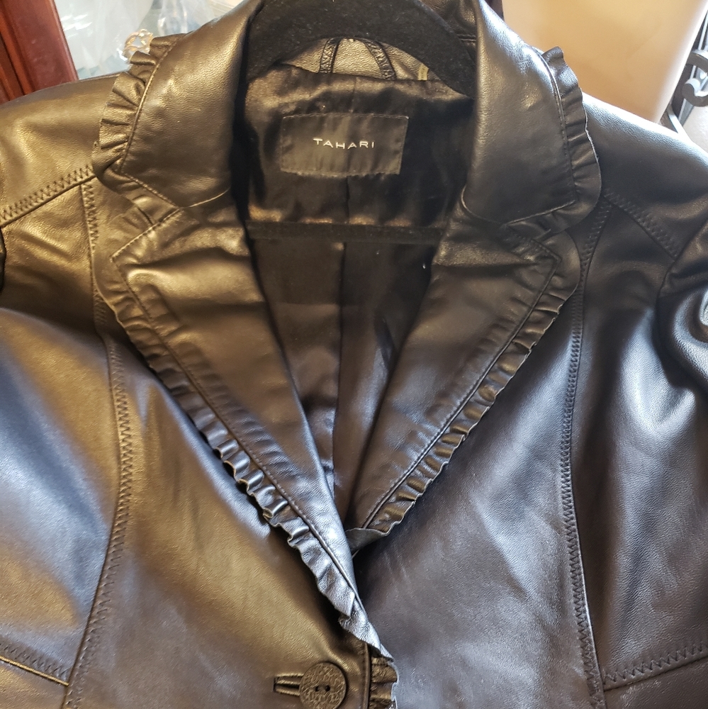 Exquisite Leather Jacket - image 8